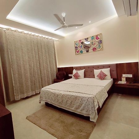 Hotel Luxuria Ludhiana Exterior foto