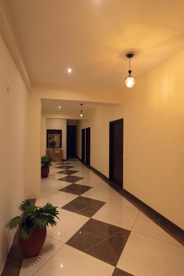 Hotel Luxuria Ludhiana Exterior foto