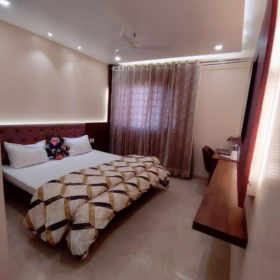 Hotel Luxuria Ludhiana Exterior foto