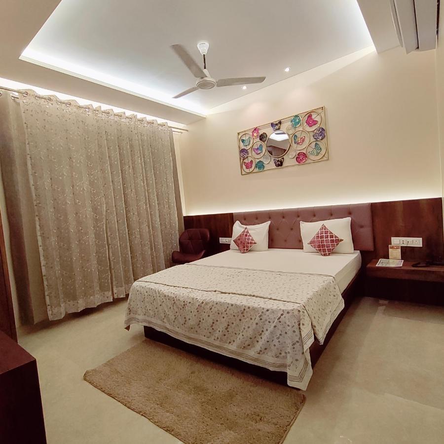 Hotel Luxuria Ludhiana Exterior foto