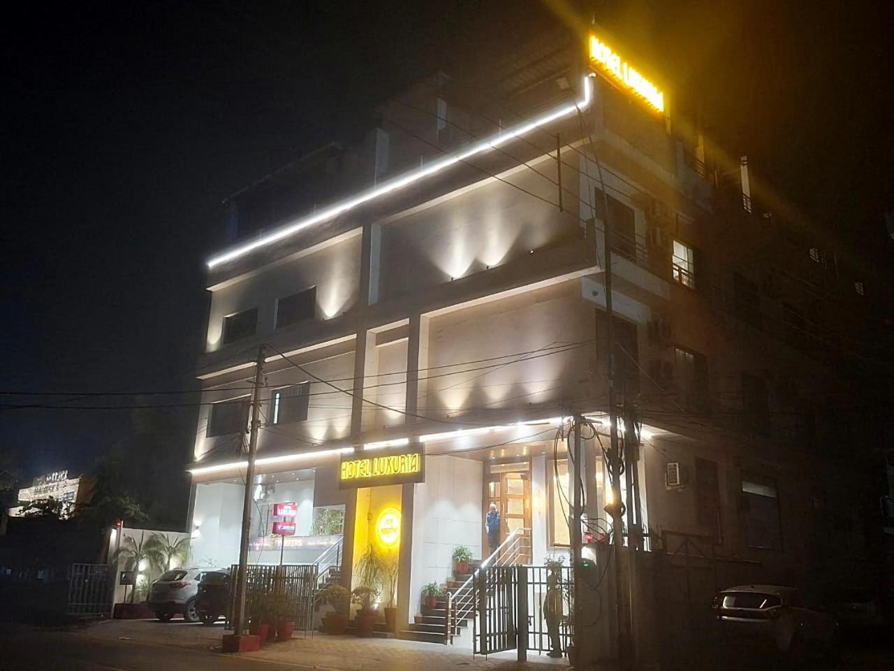 Hotel Luxuria Ludhiana Exterior foto