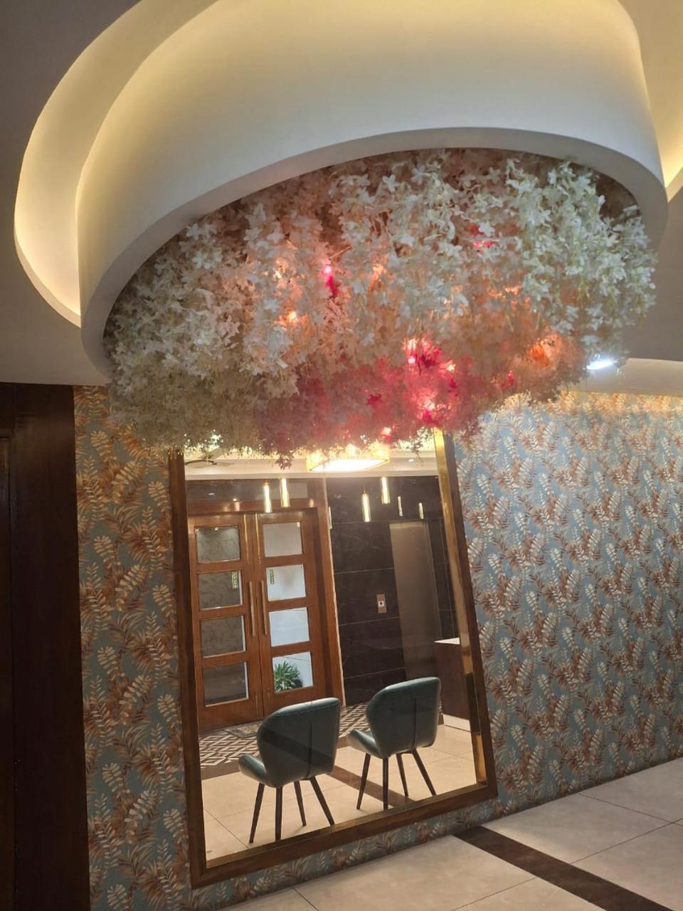 Hotel Luxuria Ludhiana Exterior foto